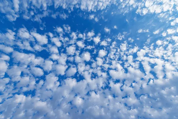 Clouds on the blue sky. — Stock Photo, Image