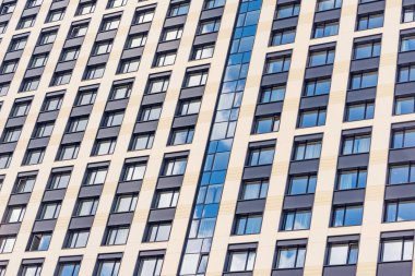 Ofis binalarının dışında..