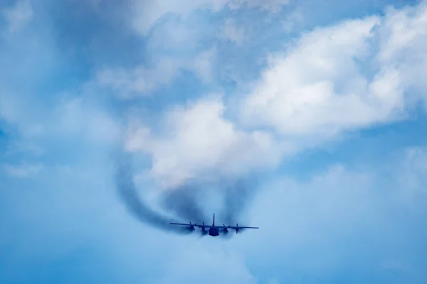 Flight Retro Passenger Plane Cloudy Day — Stock Photo, Image