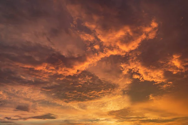 Increíble Paisaje Nuboso Cielo Atardecer Después Lluvia —  Fotos de Stock