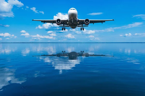 Flight Plane Calm Water Surface Lake Landing — Stock Photo, Image