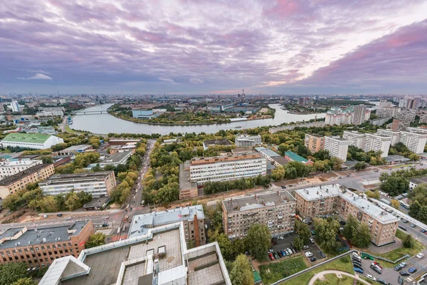 Widok Miasto Nad Rzeką Zachodzie Słońca Moskwa Rosja — Zdjęcie stockowe