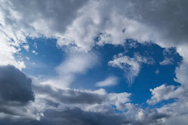 Удивительная Облачность Небе Перед Дождем — стоковое фото