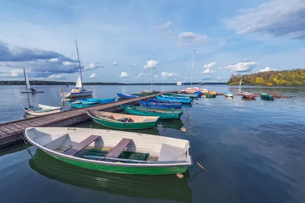 Bateaux Bord Jetée Sur Lac Heure Soir — Photo