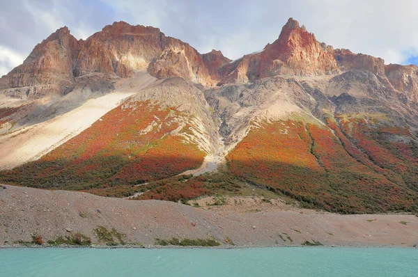 Färgglada Berg Vid Laguna Del Diablo Los Huemules Park Argentina — Stockfoto