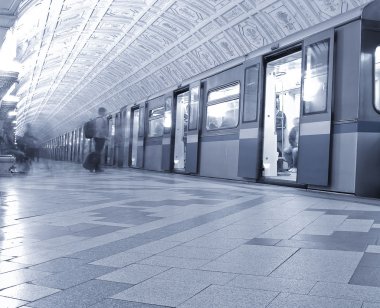 Tren metro istasyonu.