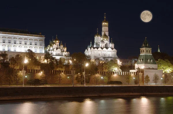 Éjszakai Oszi Moszkva, Kreml, Oroszország. — Stock Fotó