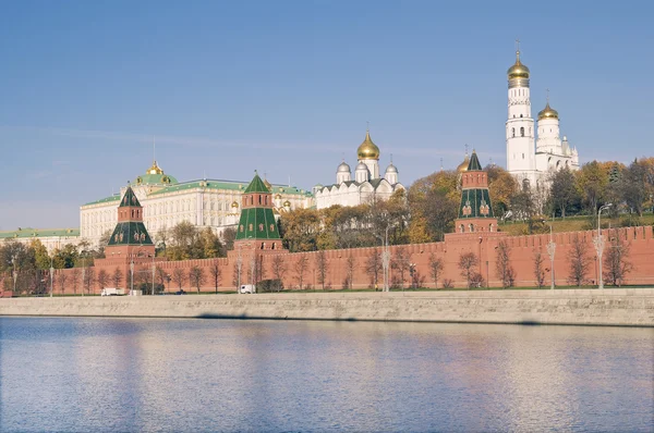 Pohled z moskevského Kremlu řekou Moskva. — Stock fotografie