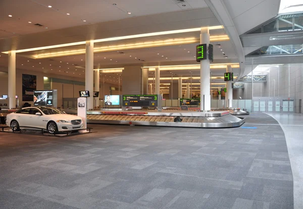 Lugar de recogida de equipaje del aeropuerto de Pearson . — Foto de Stock