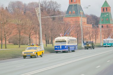Retro şehir ulaşım geçit töreni.