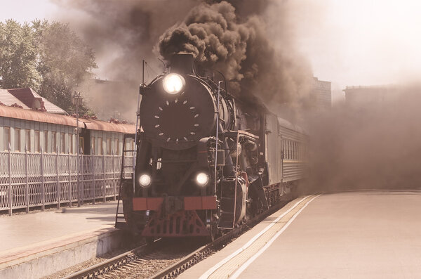 Винтажное изображение отправления ретро-паровоза
.