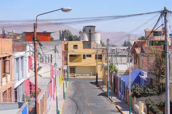 Häuser auf den Straßen der Arequipa tagsüber. — Stockfoto