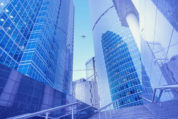 Lege straten van het zakencentrum van de stad. — Stockfoto