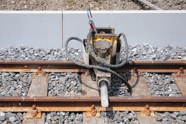 Jackhammer na linii kolejowej. — Zdjęcie stockowe