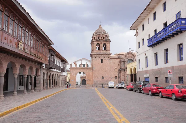 Улица Пласа де Армас в центре Куско . — стоковое фото