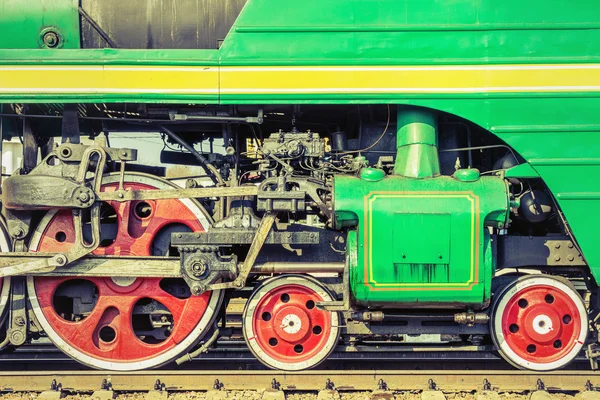 Partes mecânicas e rodas da locomotiva a vapor . — Fotografia de Stock