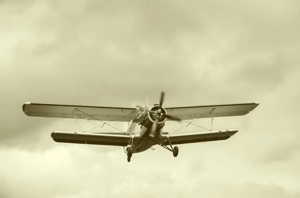 Eski retro uçak. — Stok fotoğraf