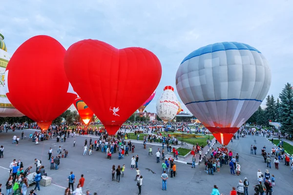 Cielo di San Sergio festival delle mongolfiere . — Foto Stock