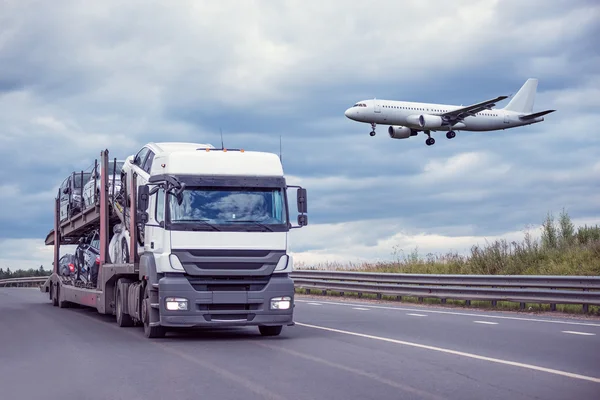 Karayolu ve uçak.