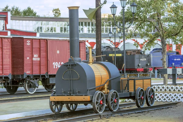 Modelo de la primera locomotora de vapor rusa . —  Fotos de Stock