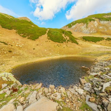 Dağ Gölü yüzeyi.