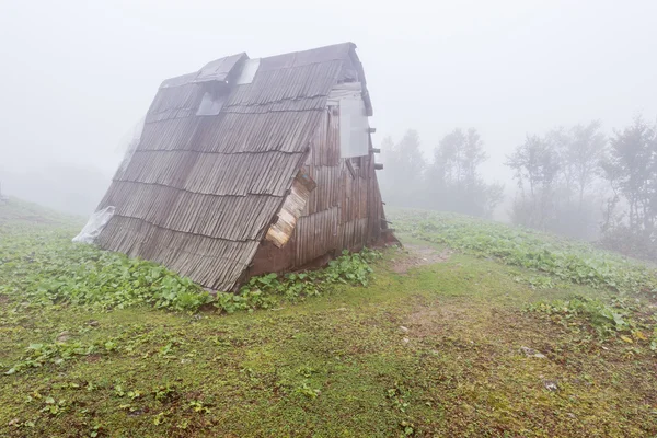 산에서 양치기 오두막. — 스톡 사진