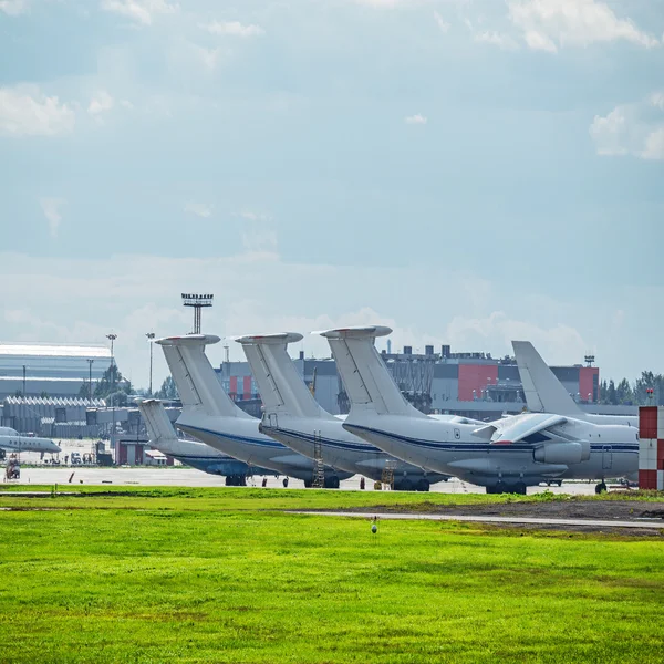 Grandes aviones de carga . — Foto de Stock