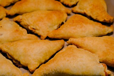 Asya yemekleri. Özbek Samsa veya ev fırınında samosa