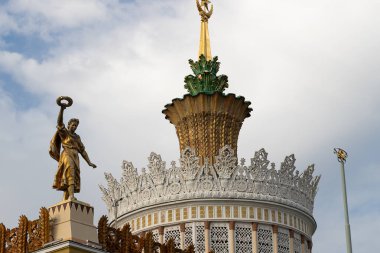 Moskova, Rusya, 30 Eylül 2020: Ulusal Ekonomi Başarı Sergisi, VDNKh. Moskova 'nın popüler manzarası. Çadırların dekoratif ögeleri