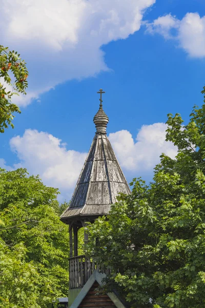Dome of the Christian temple against the sky — Stock Photo, Image
