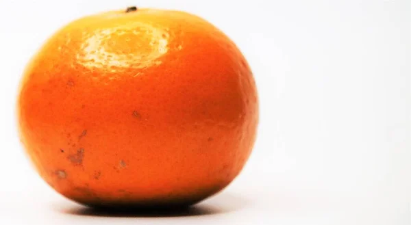 Tangerine Valkoisella Taustalla Lähikuva Sitrushedelmät — kuvapankkivalokuva