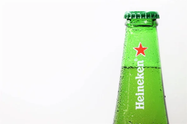 Green Glass Bottle Heineken Beer White Background — Stock Photo, Image