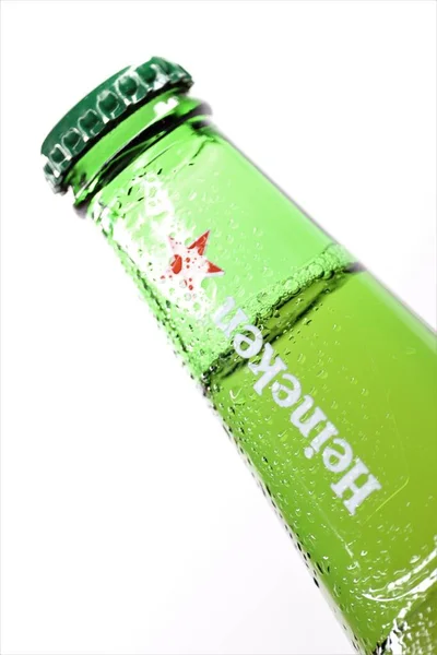 Green Glass Bottle Heineken Beer White Background — Stock Photo, Image