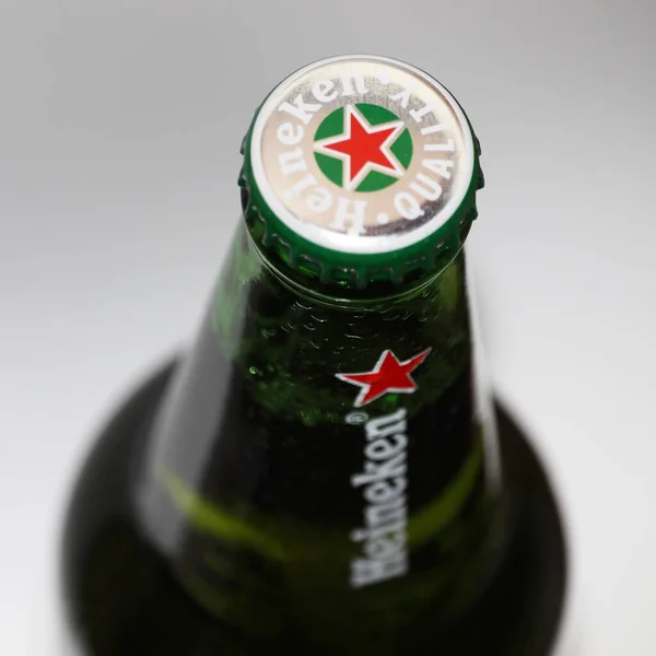 Green Glass Bottle Heineken Beer White Background — Stock Photo, Image