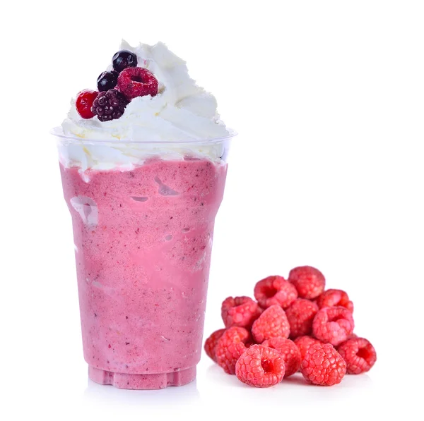 Fruit smoothie met framboos geïsoleerd op witte achtergrond — Stockfoto