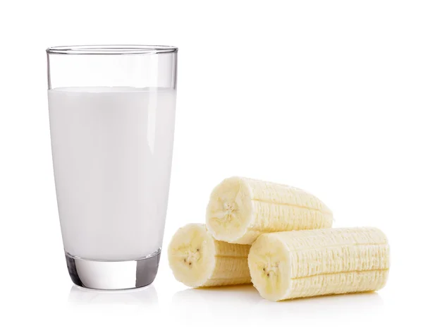 Vaso de leche y plátano aislado sobre fondo blanco — Foto de Stock