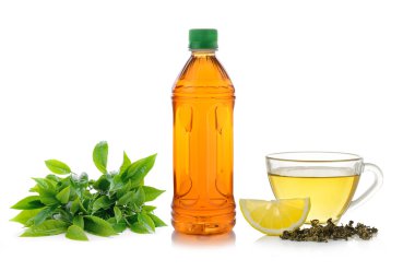  beyaz zemin üzerine limon çayı