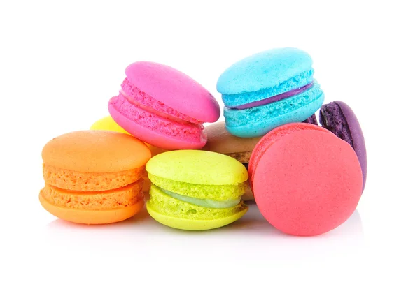 Macarons ou macarons sur fond blanc — Photo