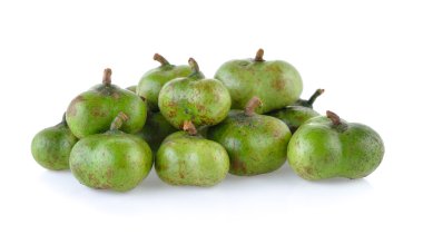 Beyaz arkaplanda çay çekirdekleri