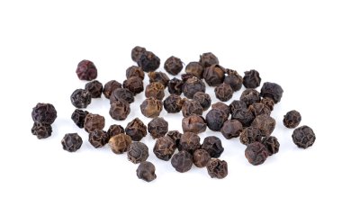 Beyaz arkaplanda karabiber izole