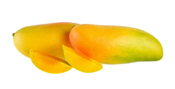 Söt mogen mango isolerad på vit bakgrund — Stockfoto