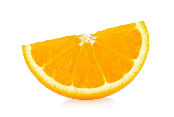 Orange skiva på vit bakgrund — Stockfoto
