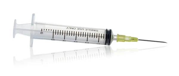Tomma sprutan för injektion på vit bakgrund — Stockfoto