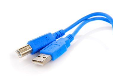 USB kablosu beyazda izole edildi