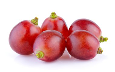 Beyaz arkaplanda üzüm