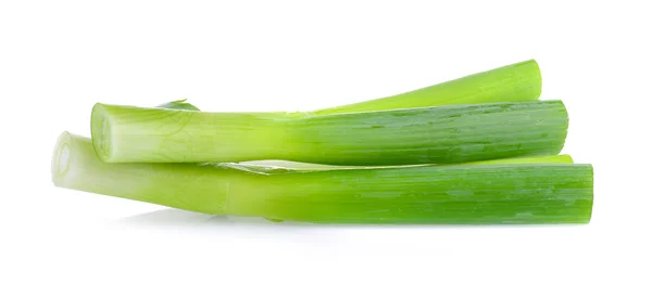 Rodaja de cebolla verde sobre fondo blanco —  Fotos de Stock