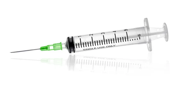 Lege spuit voor injectie geïsoleerd op witte achtergrond — Stockfoto