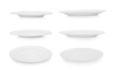 Beyaz arkaplanda izole edilmiş beyaz tabak koleksiyonu