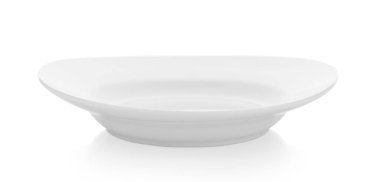 Beyaz arkaplanda izole edilmiş beyaz seramik plaka