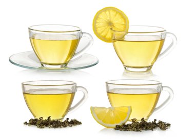 Beyaz arka planda izole edilmiş bir bardak çay.